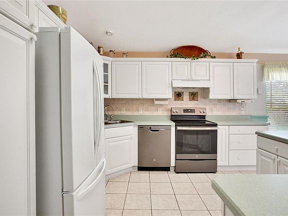 5th image of 1201 Oak Forest Dr