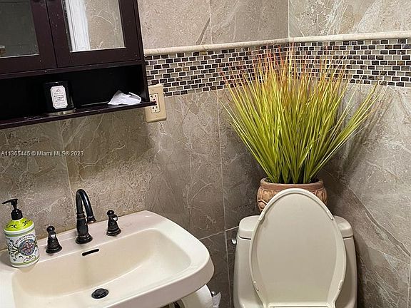 3rd image of 14850 Naranja Lakes Blvd #B2a