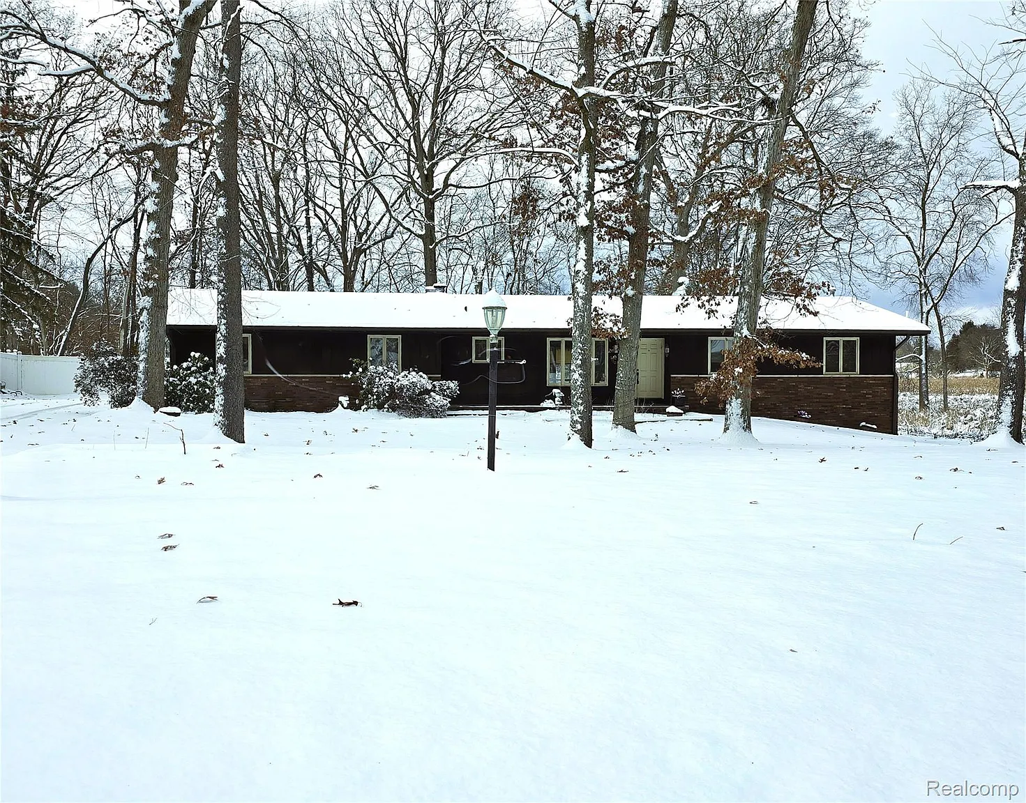9770 Daleview Dr photo 1