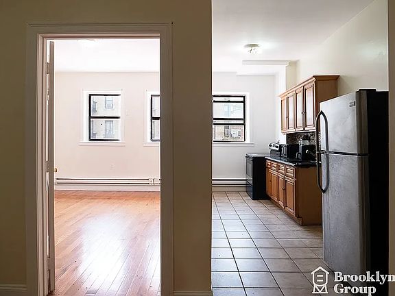 3rd image of 628 E 16th St #1