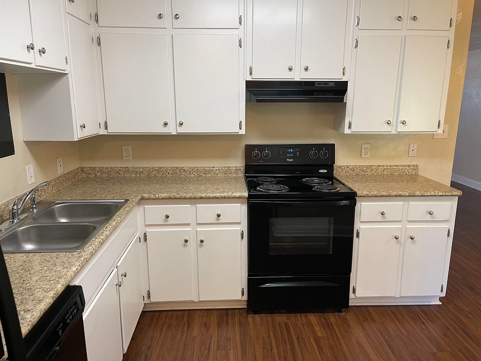 2 bed, 1.5 bath, 1200 sqft, $1,250 — Photo 3