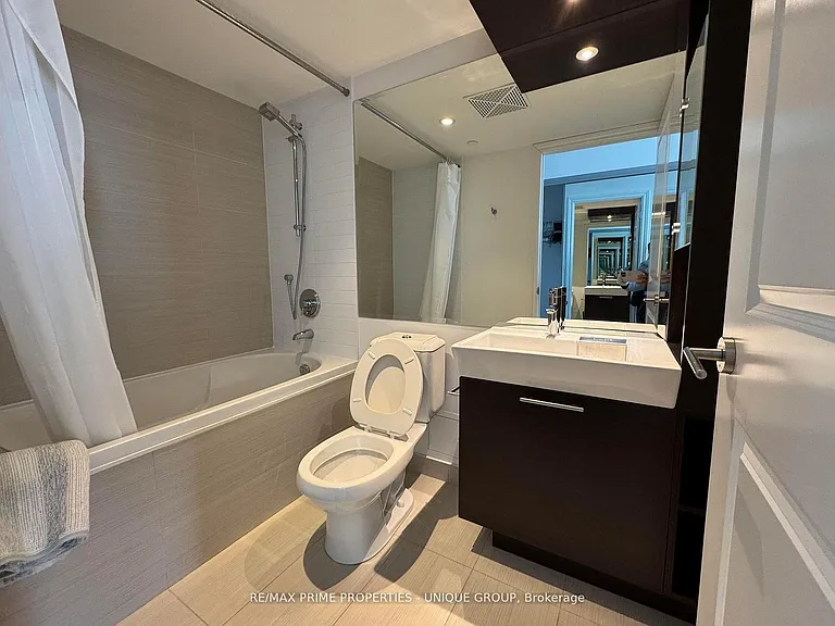 386 Yonge St #5316 — Photo 16