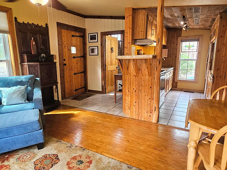 905 Tanglewood Ln — Photo 9