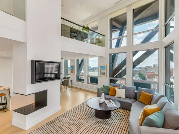 360 Newbury St Unit 804, Boston, MA 02115