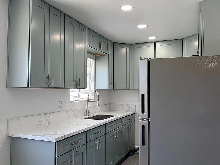 200 E Park Ave #4 — Photo 1