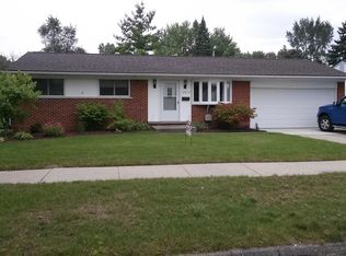 12810 Bender Dr, Sterling Heights, MI 48313