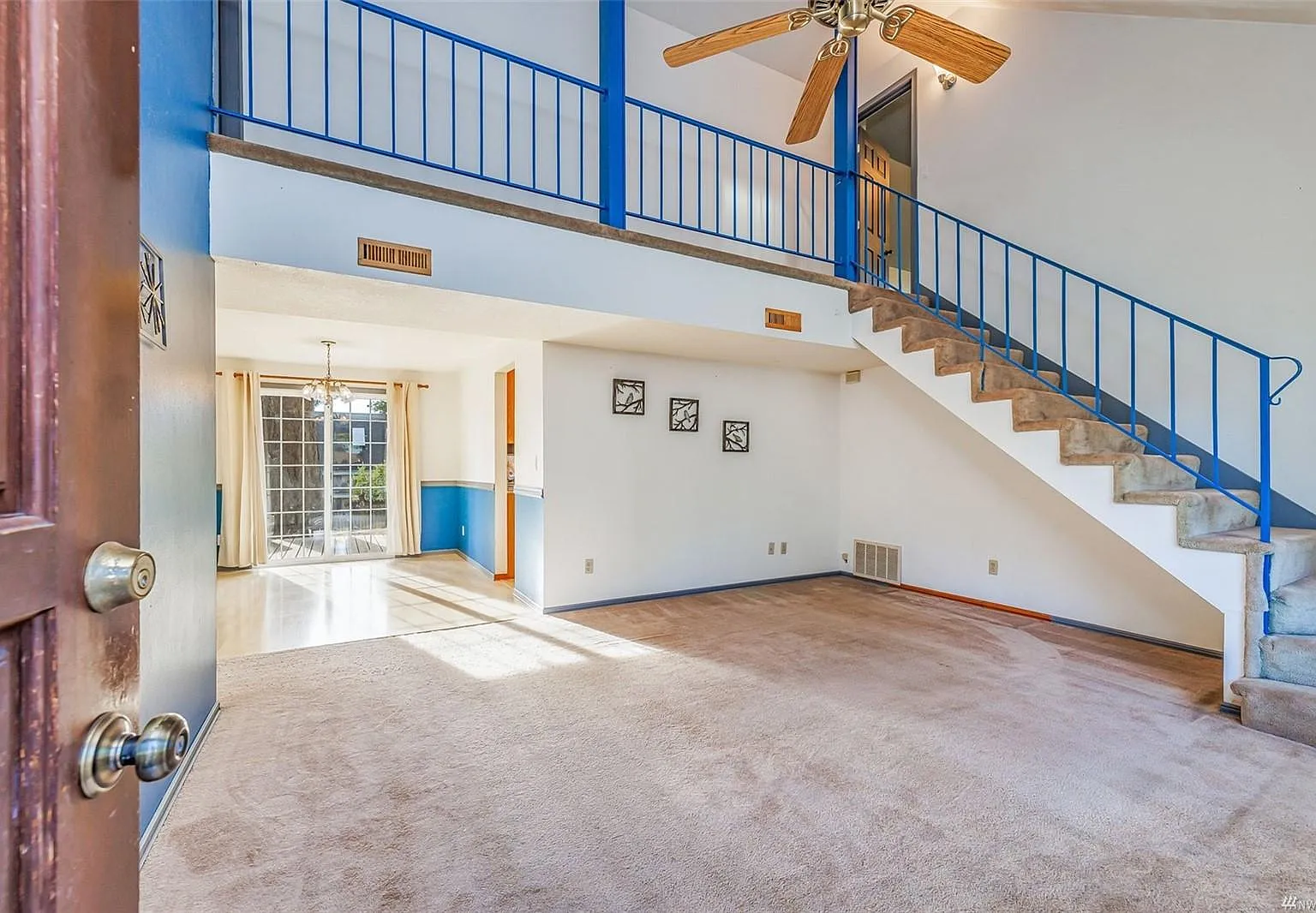 5 bed, 2040 sqft, $3,800 — Photo 2