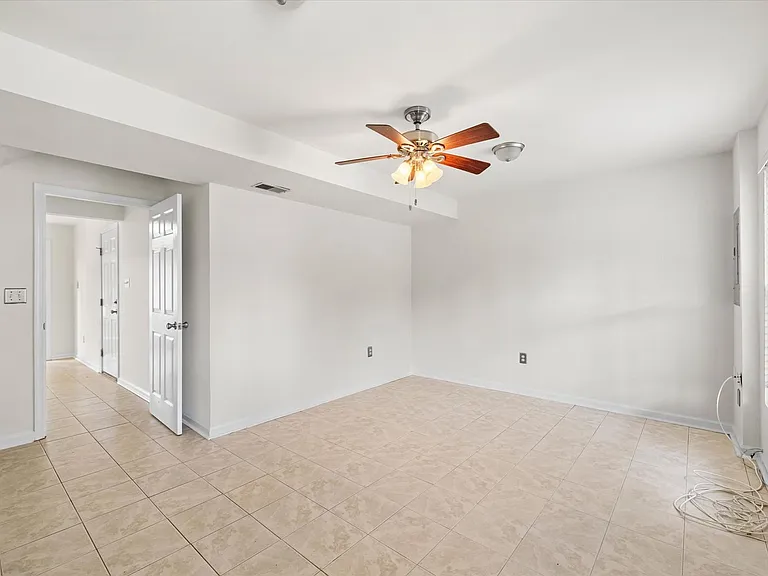 4701 Colonnade Way — Photo 28