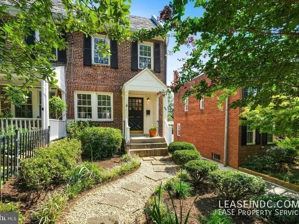 1941 39th St NW, Washington, DC 20007