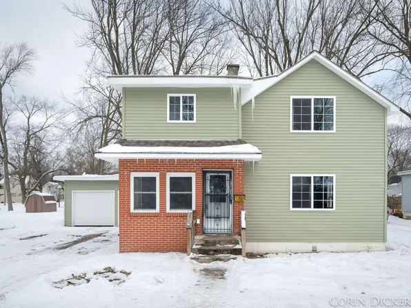 180 Loomis St, Sparta, MI 49345