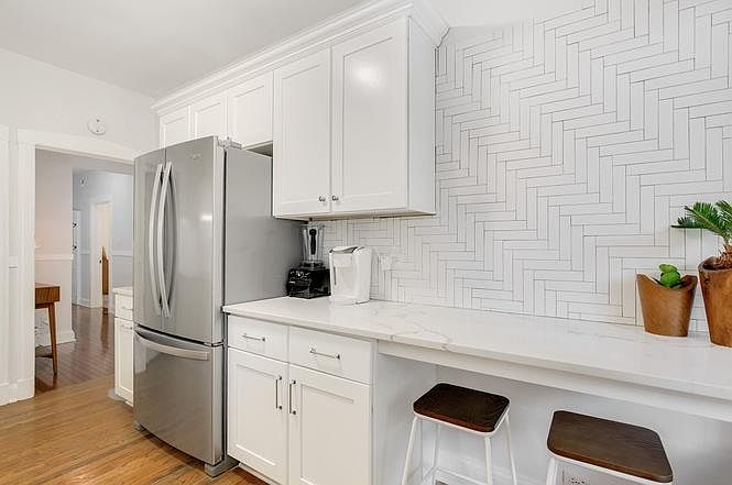 1st image of 639 W Armitage Ave #1