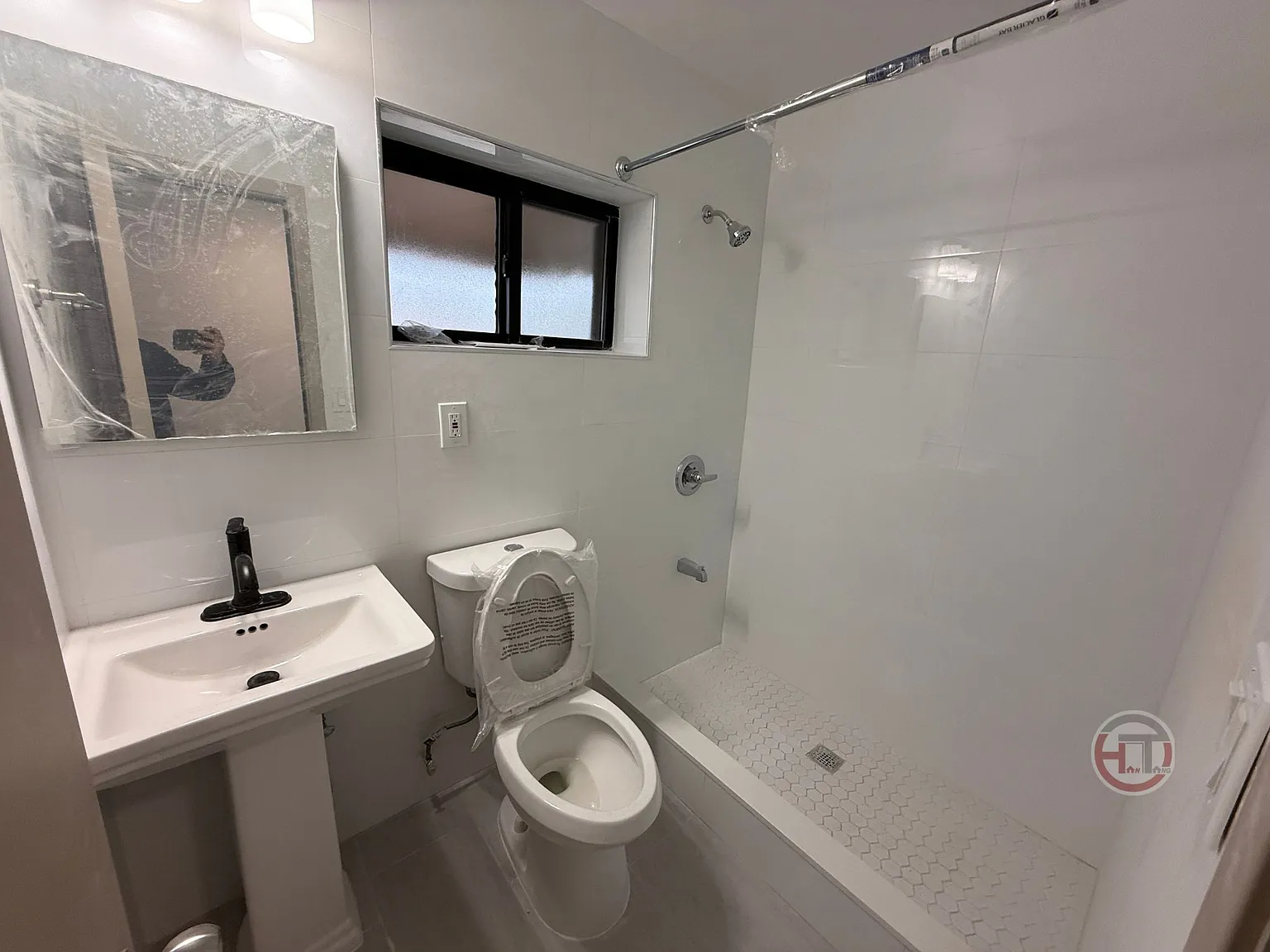 3 bed, 1100 sqft, $2,980 — Photo 3