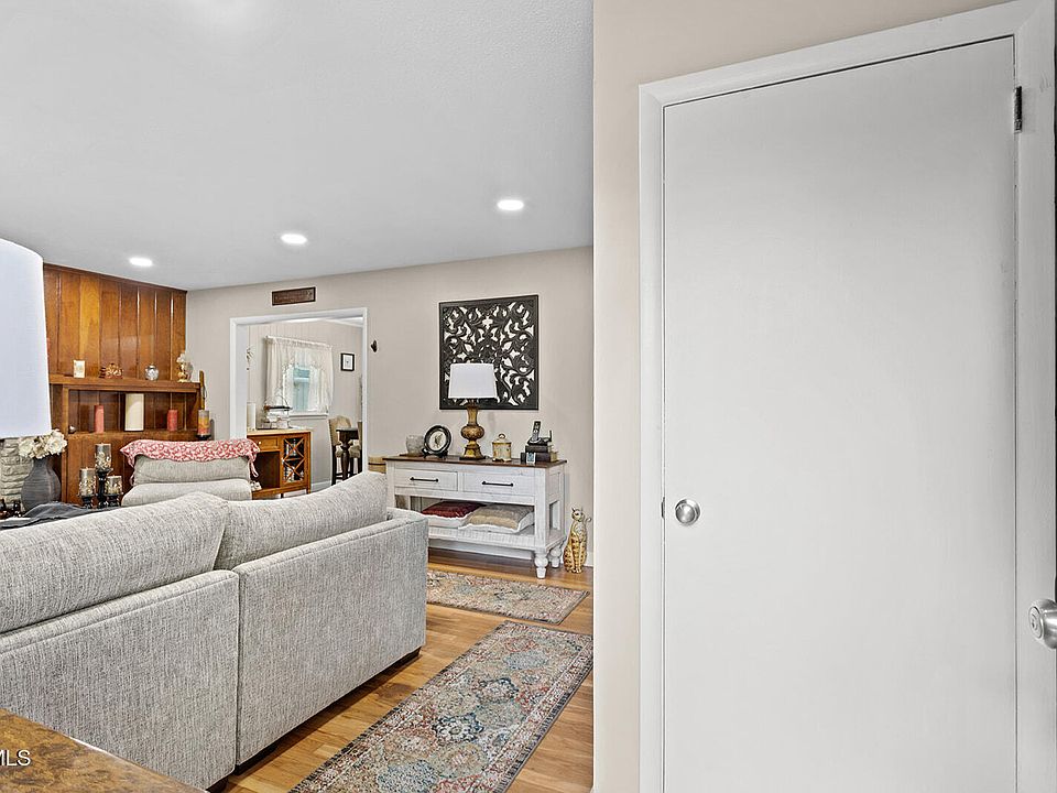 13th image of 441 Merriwood Dr