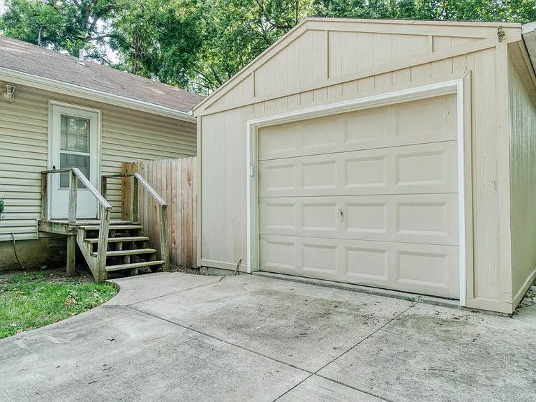 8241 Riley St — Photo 24