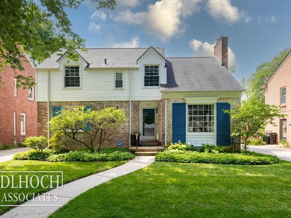 313 Mount Vernon St, Grosse Pointe, MI 48236