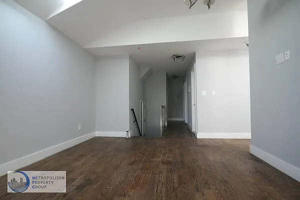 Rented by Metropolitan Property Group | media 23