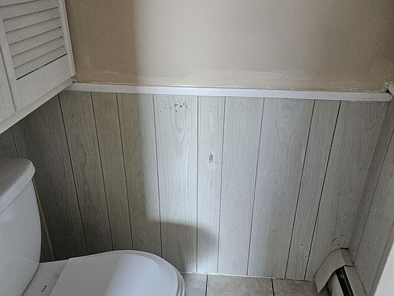 5th image of 257 Oak St APT 2