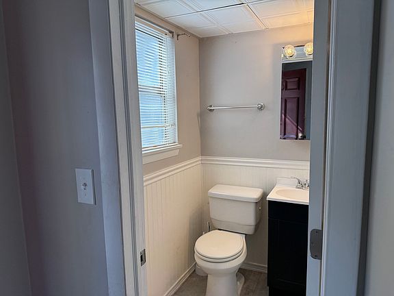 4th image of 555 Russell Rd APT C12