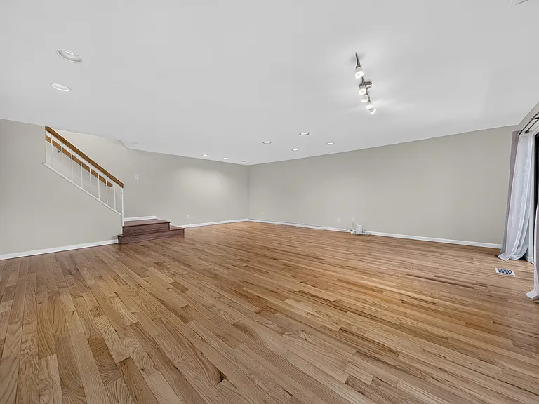 46 Acorn Ponds Dr #46 — Photo 8