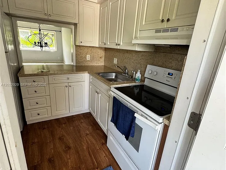 2701 NE 1st St #203 — Photo 14