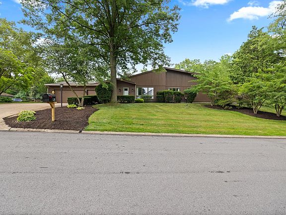 3rd image of 3905 Hilltop Dr