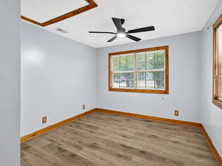 5 Warren Dr — Photo 16