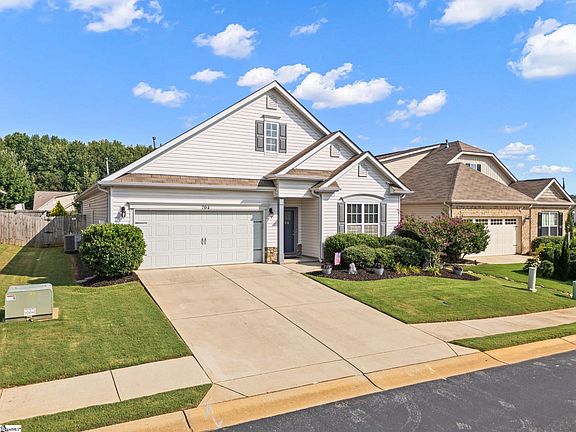 2nd image of 704 Arnica Dr