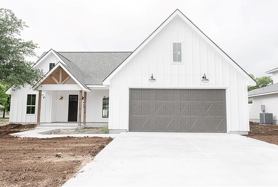 1st image of 411 Whitetail Dr