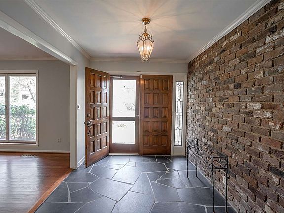 4th image of 3407 Edgewood Cir NW