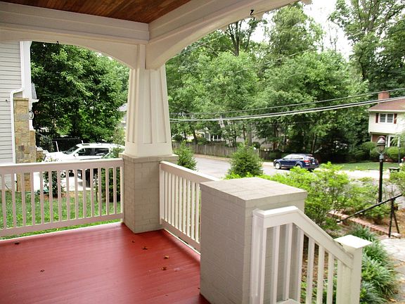 4th image of 525 Poplar Dr