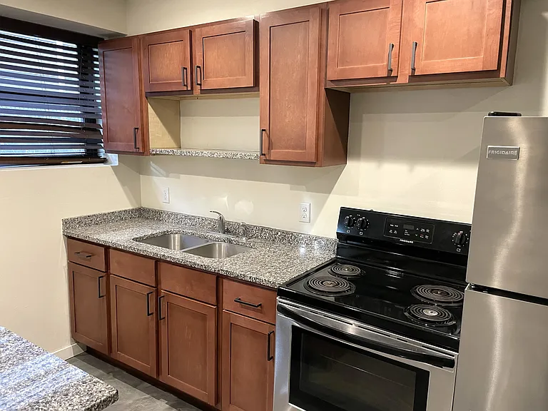 Virginia Apartments — Photo 19