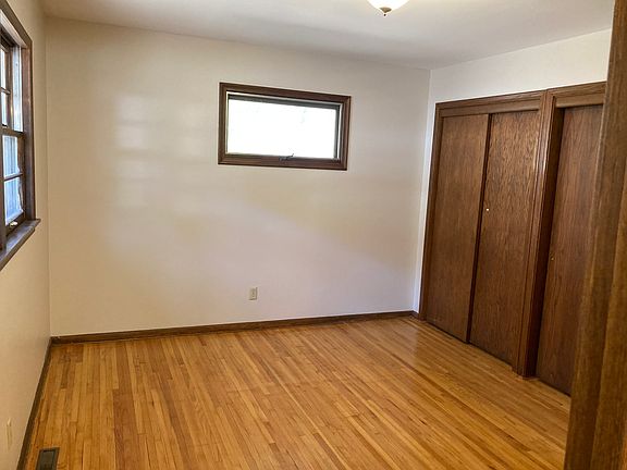3rd image of 3080 Perrot Ave S #A