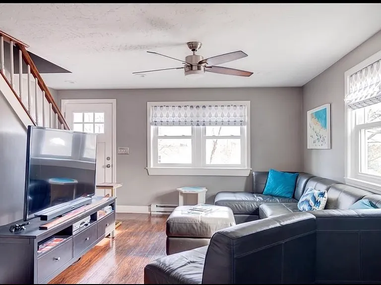 28 Mildred Ave — Photo 2