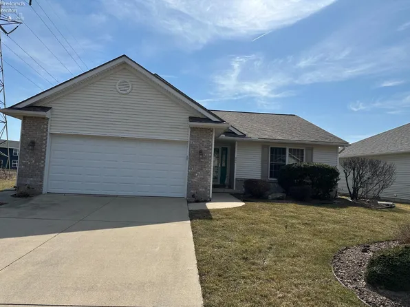 450 Country Meadows Dr Unit 450, Oak Harbor, OH 43449