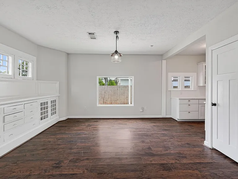 5401 N Capitol St — Photo 18