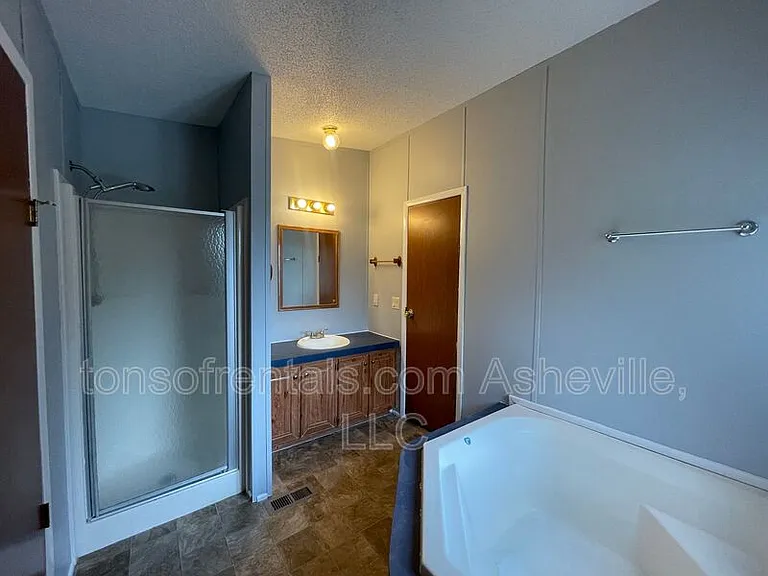 132 Josiah Ln — Photo 12