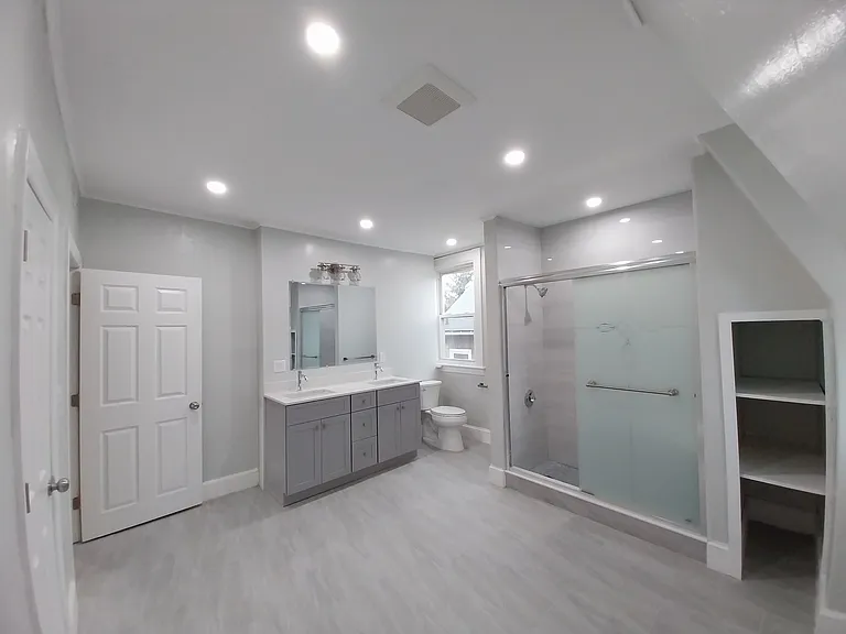 295-297 Beech St #3 — Photo 9