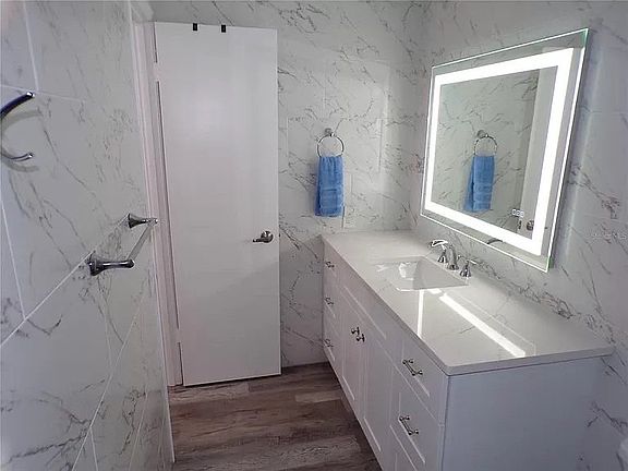 5th image of 5660 80th St N Unit B207