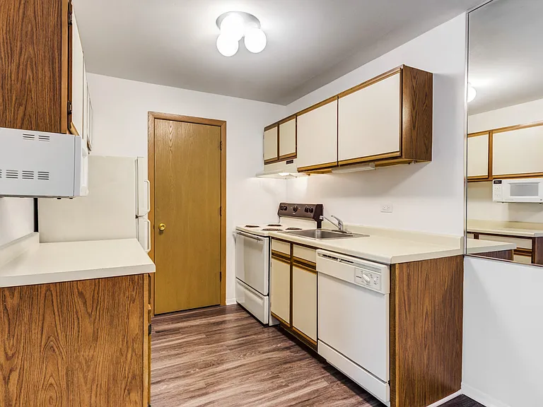Classic Kitchen with Vinyl Plank Flooring