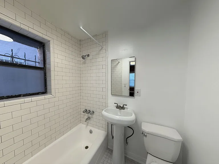 Burnside Villas Apartments — Photo 23