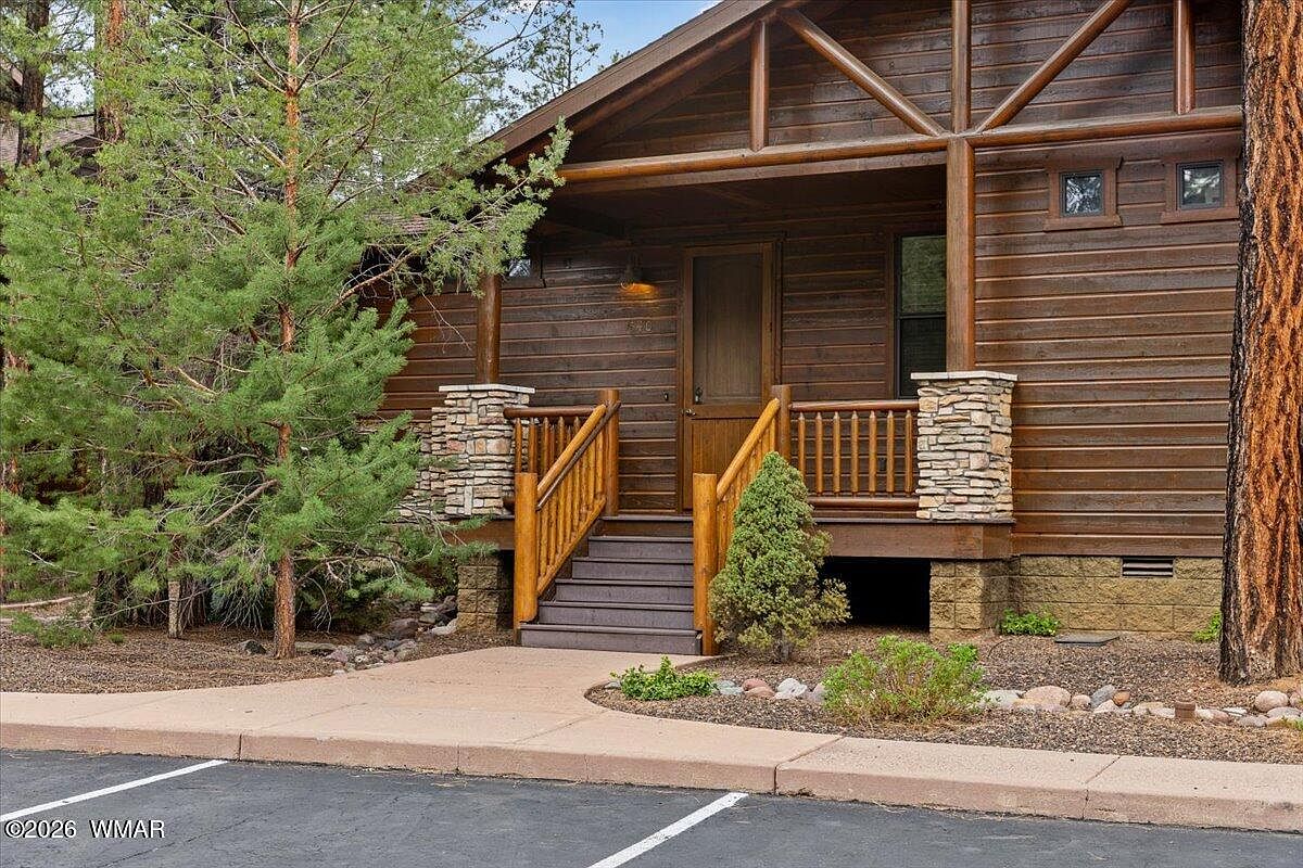 540 S Spirea Ln