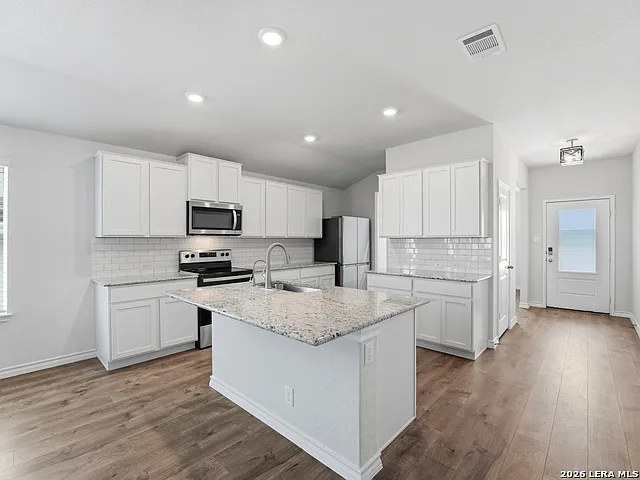 804 Red Riv — Photo 8