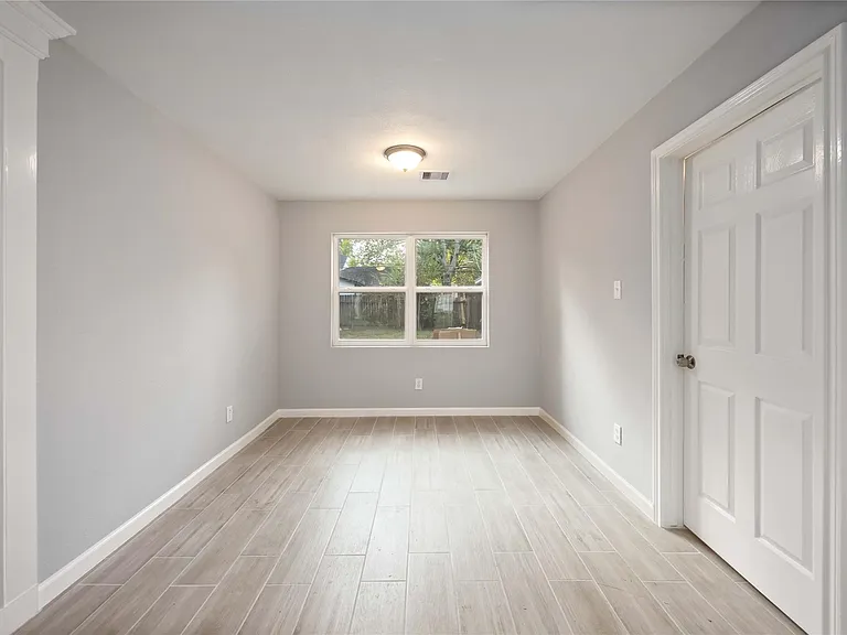 3823 Fernglade Dr — Photo 23