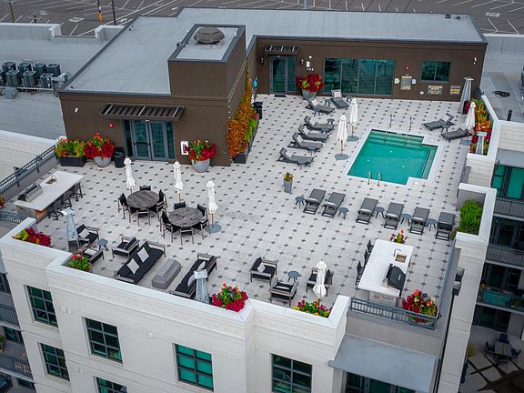 3rd image of 5 Gadsdenboro St Unit 315
