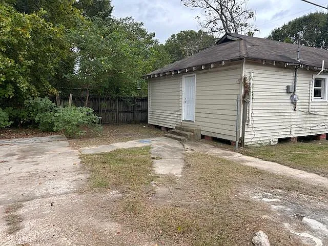 2960 Hiawatha St — Photo 3