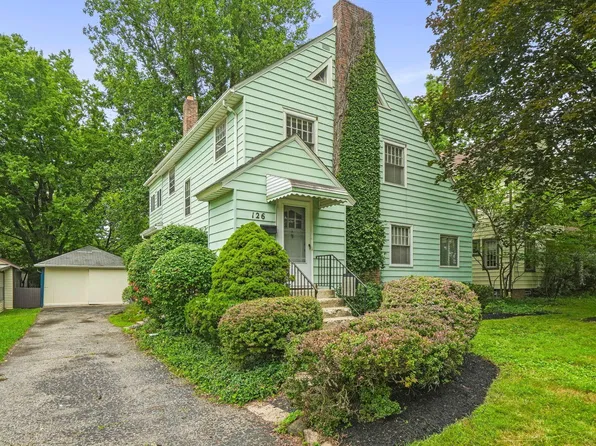 126 Erie Rd, Columbus, OH 43214