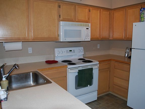 5th image of 3625 Everett Ave APT 105