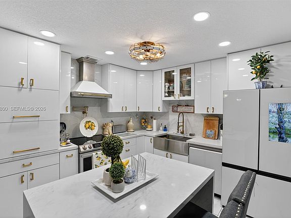 3rd image of 15201 SW 177th Ter