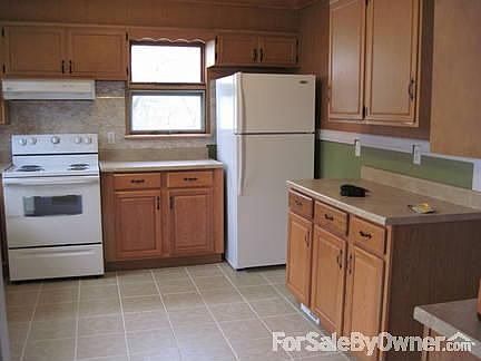 3rd image of 220 Meadow Ln