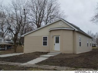901 N Locust St, Litchfield, IL 62056